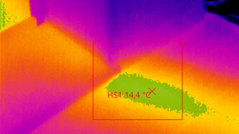 Termocamera mostra macchia rossa perdita pavimento
