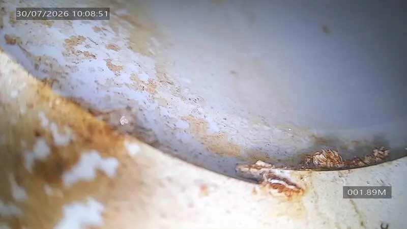 Videoispezione pozzetto e tubo danneggiato